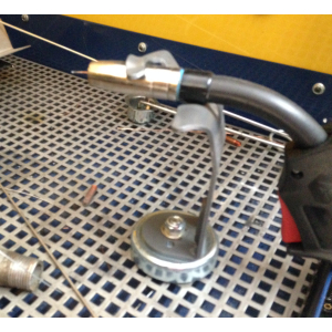 Tischbefestigung FIX MIG/MAG Ablage fr Brenner mit Magnet